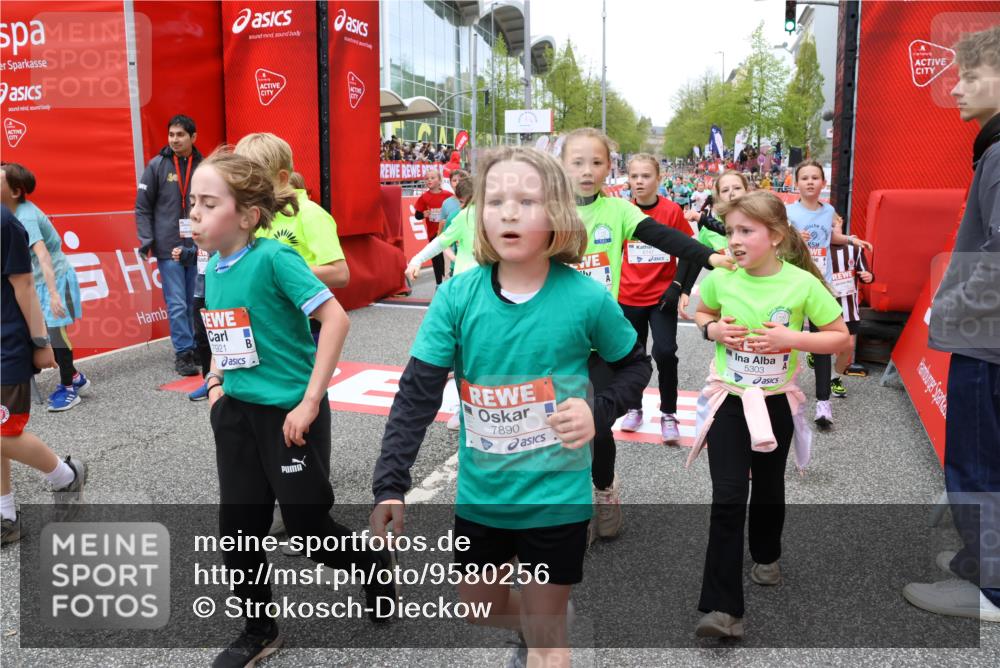 25.04.2026 - Das Zehntel Strokosch-Dieckow http://msf.ph/oto/9580256 25.04.2026 10:53:35 Ziel 5292, 5303, 5504, 5689, 5907, 6081, 6113, 6123, 6131, 6147, 6161, 6177, 6409, 6491, 6517, 6754, 6840, 6935, 6960, 7105, 7165, 7167, 7190, 7238, 7255, 7299, 7513, 7548, 7608, 7615, 7869, 7890, 7904, 7921, 7976, 5292, 5303, 5504, 5689, 5907, 6081, 6113, 6123, 6131, 6147, 6161, 6177, 6409, 6491, 6517, 6754, 6840, 6935, 6960, 7105, 7165, 7167, 7190, 7238, 7255, 7299, 7513, 7548, 7608, 7615, 7869, 7890, 7904, 7921, 7976 meine-sportfotos.de