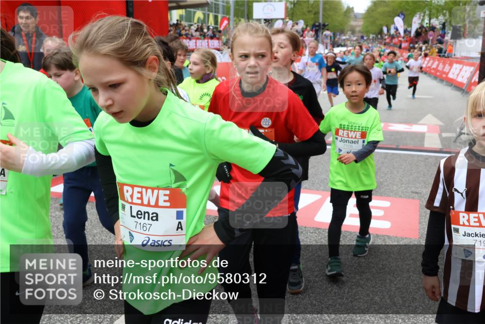 25.04.2026 - Das Zehntel Strokosch-Dieckow http://msf.ph/oto/9580312 25.04.2026 10:53:37 Ziel 5158, 5292, 5303, 5504, 5907, 6081, 6113, 6147, 6409, 6491, 6517, 6745, 6754, 6840, 7105, 7165, 7167, 7190, 7255, 7513, 7548, 7599, 7608, 7629, 7745, 7869, 7890, 7904, 5158, 5292, 5303, 5504, 5907, 6081, 6113, 6147, 6409, 6491, 6517, 6745, 6754, 6840, 7105, 7165, 7167, 7190, 7255, 7513, 7548, 7599, 7608, 7629, 7745, 7869, 7890, 7904 meine-sportfotos.de