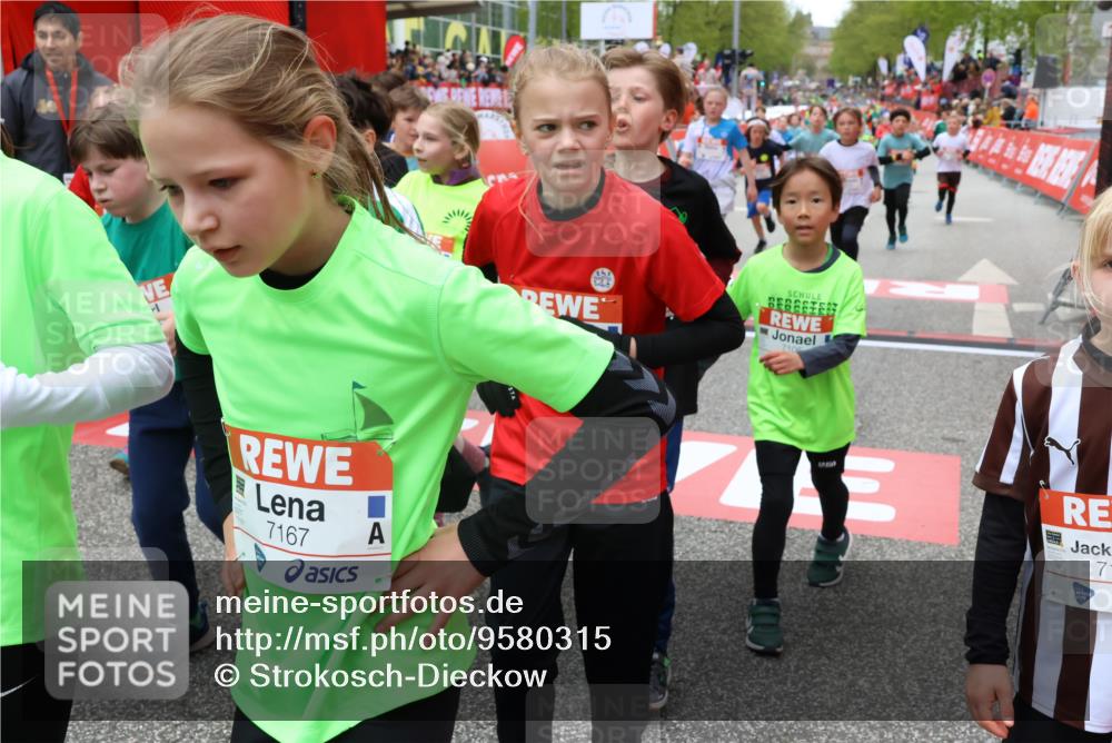 25.04.2026 - Das Zehntel Strokosch-Dieckow http://msf.ph/oto/9580315 25.04.2026 10:53:37 Ziel 5158, 5292, 5303, 5504, 5907, 6081, 6113, 6147, 6409, 6491, 6517, 6745, 6754, 6840, 7105, 7165, 7167, 7190, 7255, 7513, 7548, 7599, 7608, 7629, 7745, 7869, 7890, 7904, 5158, 5292, 5303, 5504, 5907, 6081, 6113, 6147, 6409, 6491, 6517, 6745, 6754, 6840, 7105, 7165, 7167, 7190, 7255, 7513, 7548, 7599, 7608, 7629, 7745, 7869, 7890, 7904 meine-sportfotos.de