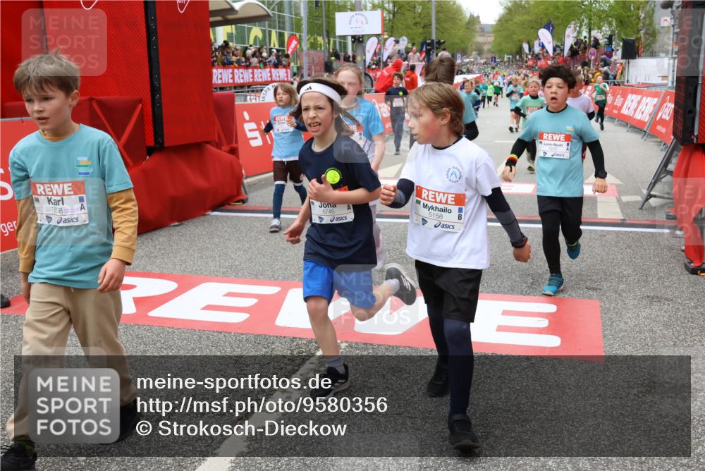 25.04.2026 - Das Zehntel Strokosch-Dieckow http://msf.ph/oto/9580356 25.04.2026 10:53:40 Ziel 5154, 5158, 5237, 5504, 5907, 6018, 6081, 6113, 6409, 6517, 6745, 7105, 7165, 7167, 7190, 7255, 7599, 7608, 7629, 7672, 7699, 7745, 7869, 5154, 5158, 5237, 5504, 5907, 6018, 6081, 6113, 6409, 6517, 6745, 7105, 7165, 7167, 7190, 7255, 7599, 7608, 7629, 7672, 7699, 7745, 7869 meine-sportfotos.de