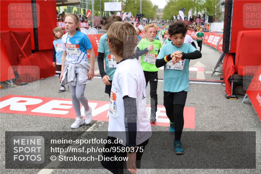 25.04.2026 - Das Zehntel Strokosch-Dieckow http://msf.ph/oto/9580375 25.04.2026 10:53:41 Ziel 5154, 5158, 5237, 5504, 5897, 5898, 5907, 6018, 6081, 6113, 6262, 6382, 6517, 6745, 7105, 7255, 7456, 7459, 7599, 7608, 7629, 7672, 7699, 7745, 5154, 5158, 5237, 5504, 5897, 5898, 5907, 6018, 6081, 6113, 6262, 6382, 6517, 6745, 7105, 7255, 7456, 7459, 7599, 7608, 7629, 7672, 7699, 7745 meine-sportfotos.de
