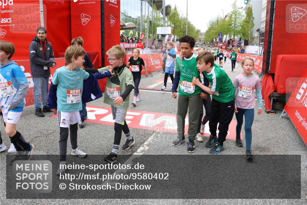 25.04.2026 - Das Zehntel Strokosch-Dieckow http://msf.ph/oto/9580402 25.04.2026 10:53:46 Ziel 5154, 5237, 5427, 5488, 5787, 5884, 5897, 5898, 5925, 6018, 6262, 6266, 6382, 6679, 7456, 7459, 7591, 7672, 7699, 7716, 5154, 5237, 5427, 5488, 5787, 5884, 5897, 5898, 5925, 6018, 6262, 6266, 6382, 6679, 7456, 7459, 7591, 7672, 7699, 7716 meine-sportfotos.de