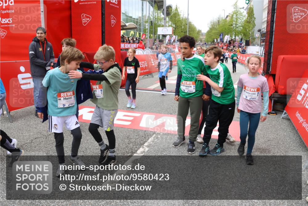 25.04.2026 - Das Zehntel Strokosch-Dieckow http://msf.ph/oto/9580423 25.04.2026 10:53:46 Ziel 5154, 5237, 5427, 5488, 5787, 5884, 5897, 5898, 5925, 6018, 6262, 6266, 6382, 6679, 7456, 7459, 7591, 7672, 7699, 7716, 5154, 5237, 5427, 5488, 5787, 5884, 5897, 5898, 5925, 6018, 6262, 6266, 6382, 6679, 7456, 7459, 7591, 7672, 7699, 7716 meine-sportfotos.de