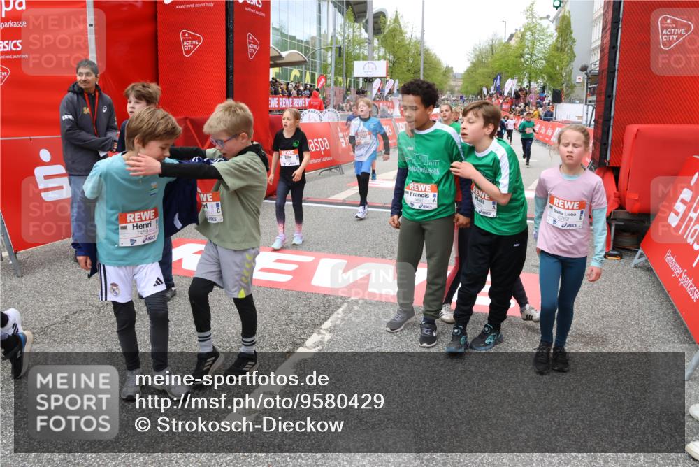 25.04.2026 - Das Zehntel Strokosch-Dieckow http://msf.ph/oto/9580429 25.04.2026 10:53:46 Ziel 5154, 5237, 5427, 5488, 5787, 5884, 5897, 5898, 5925, 6018, 6262, 6266, 6382, 6679, 7456, 7459, 7591, 7672, 7699, 7716, 5154, 5237, 5427, 5488, 5787, 5884, 5897, 5898, 5925, 6018, 6262, 6266, 6382, 6679, 7456, 7459, 7591, 7672, 7699, 7716 meine-sportfotos.de
