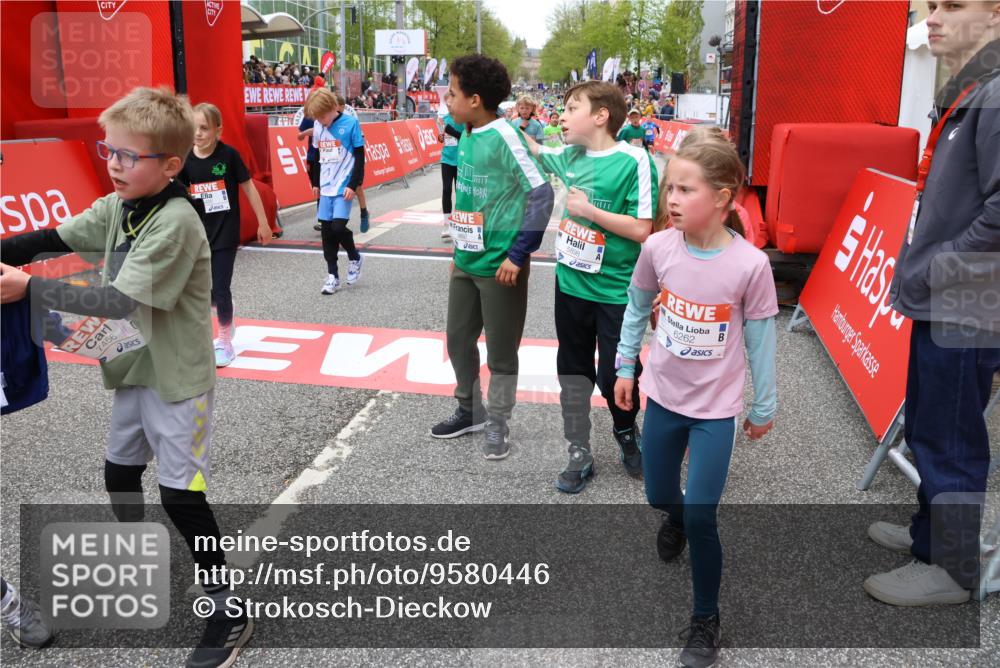 25.04.2026 - Das Zehntel Strokosch-Dieckow http://msf.ph/oto/9580446 25.04.2026 10:53:47 Ziel 5154, 5427, 5488, 5787, 5884, 5897, 5898, 5925, 5928, 6018, 6262, 6266, 6382, 6679, 7395, 7456, 7459, 7591, 7699, 7716, 7986, 5154, 5427, 5488, 5787, 5884, 5897, 5898, 5925, 5928, 6018, 6262, 6266, 6382, 6679, 7395, 7456, 7459, 7591, 7699, 7716, 7986 meine-sportfotos.de