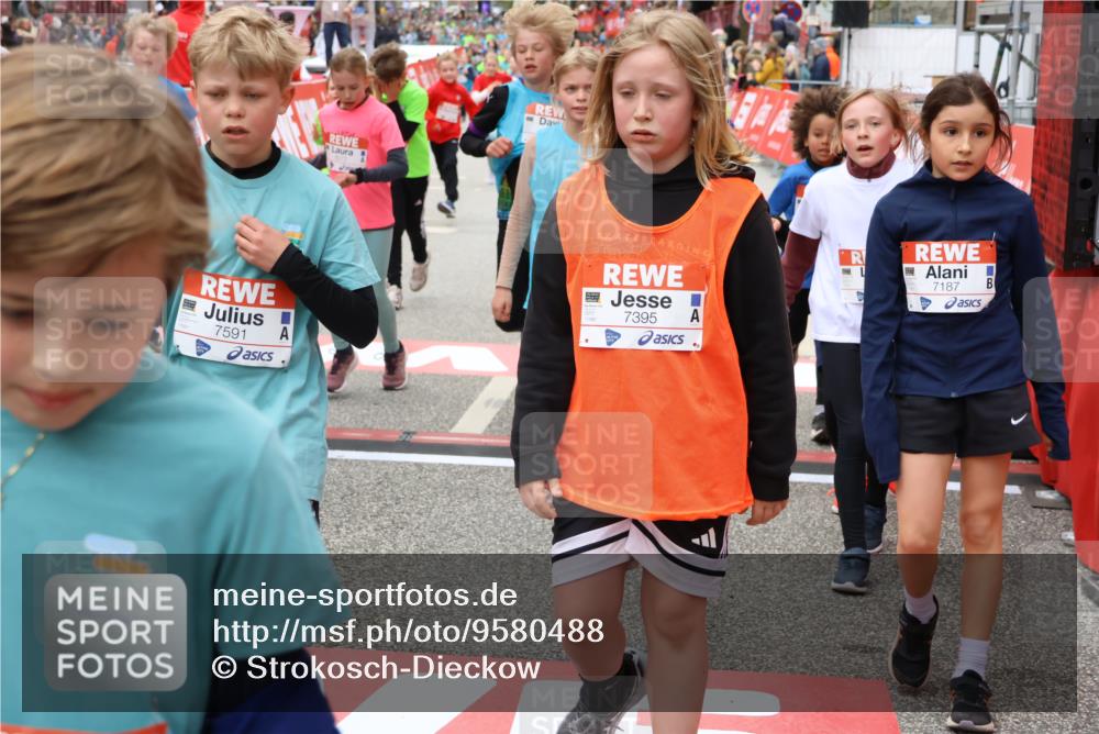 25.04.2026 - Das Zehntel Strokosch-Dieckow http://msf.ph/oto/9580488 25.04.2026 10:53:52 Ziel 5109, 5427, 5695, 5775, 5787, 5807, 5884, 5910, 5925, 5928, 6072, 6313, 6340, 7127, 7128, 7187, 7395, 7533, 7591, 7716, 7750, 7986, 5109, 5427, 5695, 5775, 5787, 5807, 5884, 5910, 5925, 5928, 6072, 6313, 6340, 7127, 7128, 7187, 7395, 7533, 7591, 7716, 7750, 7986 meine-sportfotos.de
