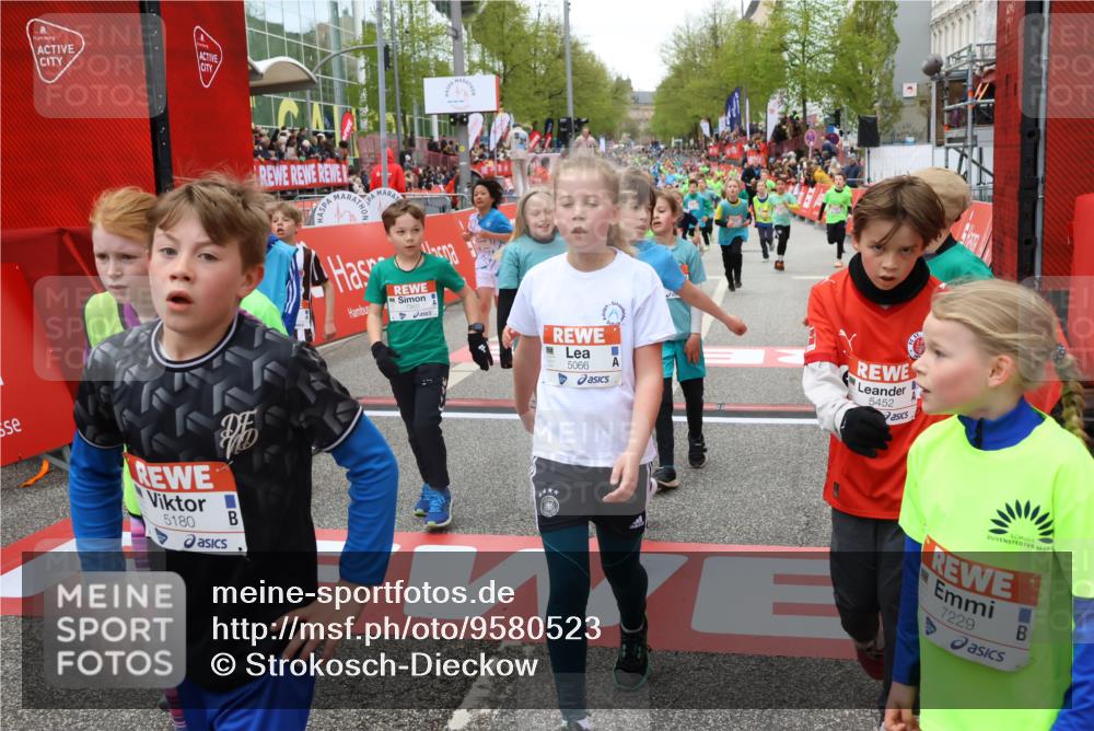 25.04.2026 - Das Zehntel Strokosch-Dieckow http://msf.ph/oto/9580523 25.04.2026 10:54:02 Ziel 5066, 5180, 5289, 5452, 5785, 5825, 6071, 6073, 6135, 6321, 6528, 6535, 6922, 7114, 7170, 7229, 7248, 7424, 7504, 7550, 7733, 7950, 5066, 5180, 5289, 5452, 5785, 5825, 6071, 6073, 6135, 6321, 6528, 6535, 6922, 7114, 7170, 7229, 7248, 7424, 7504, 7550, 7733, 7950 meine-sportfotos.de