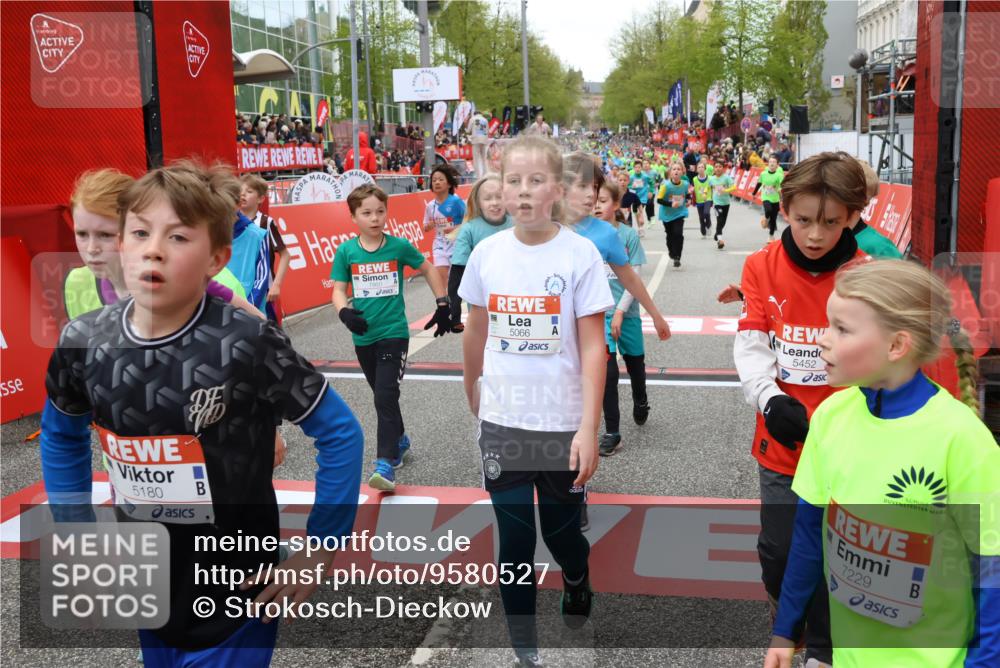 25.04.2026 - Das Zehntel Strokosch-Dieckow http://msf.ph/oto/9580527 25.04.2026 10:54:02 Ziel 5066, 5180, 5289, 5452, 5785, 5825, 6071, 6073, 6135, 6321, 6528, 6535, 6922, 7114, 7170, 7229, 7248, 7424, 7504, 7550, 7733, 7950, 5066, 5180, 5289, 5452, 5785, 5825, 6071, 6073, 6135, 6321, 6528, 6535, 6922, 7114, 7170, 7229, 7248, 7424, 7504, 7550, 7733, 7950 meine-sportfotos.de