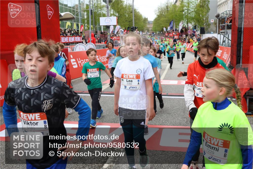 25.04.2026 - Das Zehntel Strokosch-Dieckow http://msf.ph/oto/9580532 25.04.2026 10:54:02 Ziel 5066, 5180, 5289, 5452, 5785, 5825, 6071, 6073, 6135, 6321, 6528, 6535, 6922, 7114, 7170, 7229, 7248, 7424, 7504, 7550, 7733, 7950, 5066, 5180, 5289, 5452, 5785, 5825, 6071, 6073, 6135, 6321, 6528, 6535, 6922, 7114, 7170, 7229, 7248, 7424, 7504, 7550, 7733, 7950 meine-sportfotos.de