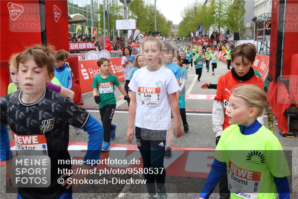 25.04.2026 - Das Zehntel Strokosch-Dieckow http://msf.ph/oto/9580537 25.04.2026 10:54:02 Ziel 5066, 5180, 5289, 5452, 5785, 5825, 6071, 6073, 6135, 6321, 6528, 6535, 6922, 7114, 7170, 7229, 7248, 7424, 7504, 7550, 7733, 7950, 5066, 5180, 5289, 5452, 5785, 5825, 6071, 6073, 6135, 6321, 6528, 6535, 6922, 7114, 7170, 7229, 7248, 7424, 7504, 7550, 7733, 7950 meine-sportfotos.de