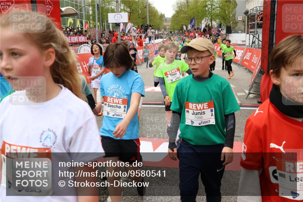 25.04.2026 - Das Zehntel Strokosch-Dieckow http://msf.ph/oto/9580541 25.04.2026 10:54:04 Ziel 5066, 5180, 5289, 5452, 5785, 5819, 5825, 5999, 6073, 6079, 6321, 6535, 6922, 7114, 7168, 7170, 7248, 7424, 7504, 7550, 7733, 7950, 8033, 5066, 5180, 5289, 5452, 5785, 5819, 5825, 5999, 6073, 6079, 6321, 6535, 6922, 7114, 7168, 7170, 7248, 7424, 7504, 7550, 7733, 7950, 8033 meine-sportfotos.de