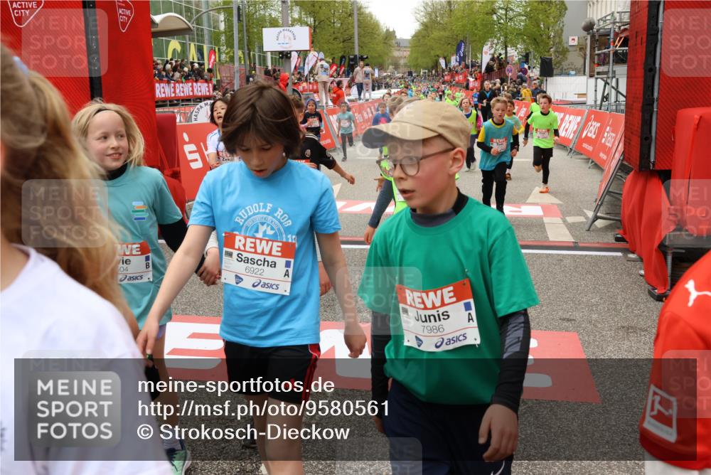 25.04.2026 - Das Zehntel Strokosch-Dieckow http://msf.ph/oto/9580561 25.04.2026 10:54:04 Ziel 5066, 5180, 5289, 5452, 5785, 5819, 5825, 5999, 6073, 6079, 6321, 6535, 6922, 7114, 7168, 7170, 7248, 7424, 7504, 7550, 7733, 7950, 8033, 5066, 5180, 5289, 5452, 5785, 5819, 5825, 5999, 6073, 6079, 6321, 6535, 6922, 7114, 7168, 7170, 7248, 7424, 7504, 7550, 7733, 7950, 8033 meine-sportfotos.de