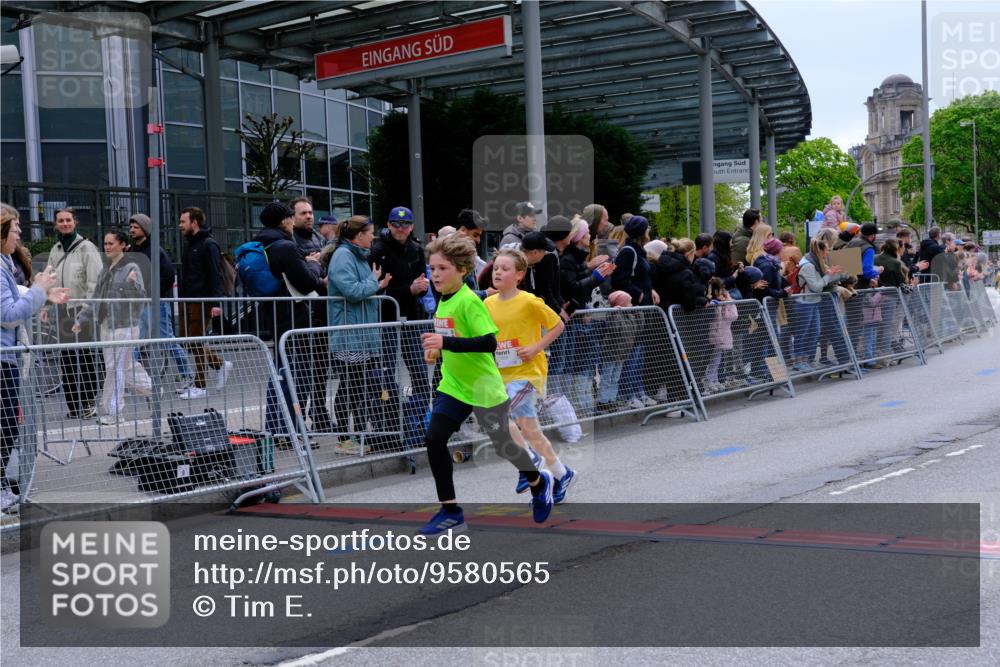 25.04.2026 - Das Zehntel Tim E. http://msf.ph/oto/9580565 25.04.2026 12:47:50 Ziel 10253, 11852, 11858, 12673, 12678, 12752, 12758, 12962 meine-sportfotos.de