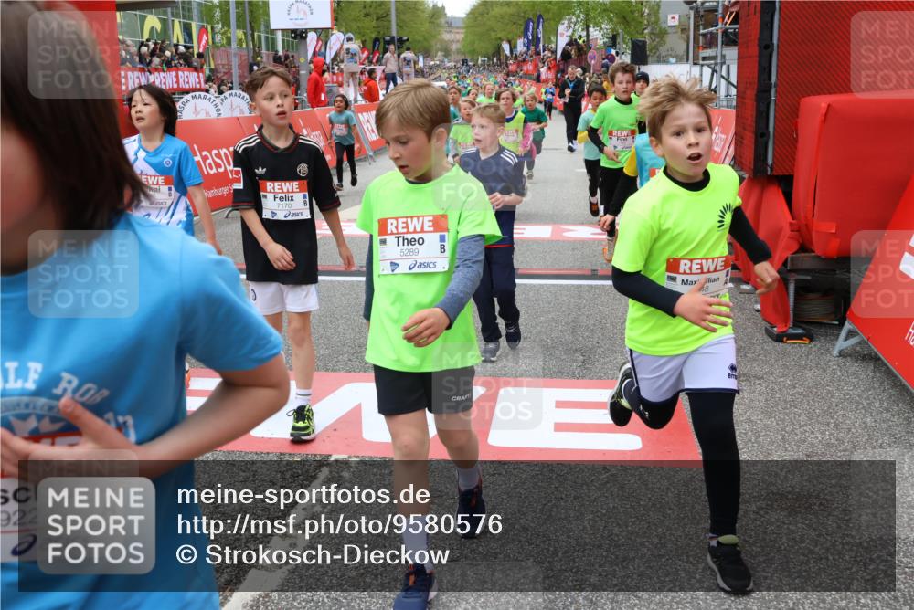 25.04.2026 - Das Zehntel Strokosch-Dieckow http://msf.ph/oto/9580576 25.04.2026 10:54:05 Ziel 5066, 5260, 5289, 5294, 5452, 5779, 5785, 5819, 5825, 5999, 6073, 6079, 6321, 6535, 6922, 7114, 7168, 7170, 7248, 7424, 7504, 7512, 7550, 7596, 7733, 7950, 8033, 5066, 5260, 5289, 5294, 5452, 5779, 5785, 5819, 5825, 5999, 6073, 6079, 6321, 6535, 6922, 7114, 7168, 7170, 7248, 7424, 7504, 7512, 7550, 7596, 7733, 7950, 8033 meine-sportfotos.de