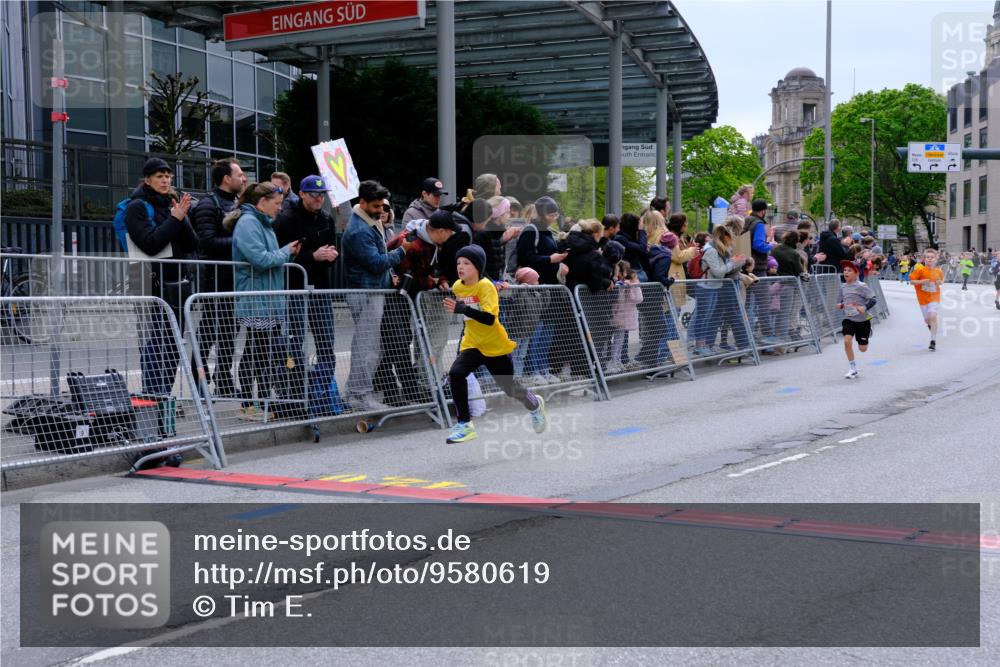25.04.2026 - Das Zehntel Tim E. http://msf.ph/oto/9580619 25.04.2026 12:47:57 Ziel 10002, 10253, 11343, 11850, 12140, 12437, 12673, 12752, 12758, 12962 meine-sportfotos.de