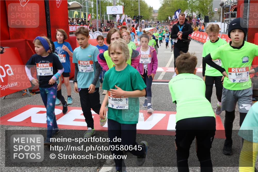 25.04.2026 - Das Zehntel Strokosch-Dieckow http://msf.ph/oto/9580645 25.04.2026 10:54:10 Ziel 5249, 5260, 5275, 5294, 5779, 5819, 5829, 5999, 6050, 6079, 6534, 6868, 7091, 7168, 7248, 7306, 7424, 7512, 7596, 7735, 7860, 8033, 5249, 5260, 5275, 5294, 5779, 5819, 5829, 5999, 6050, 6079, 6534, 6868, 7091, 7168, 7248, 7306, 7424, 7512, 7596, 7735, 7860, 8033 meine-sportfotos.de