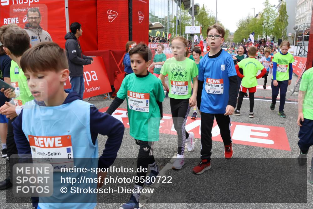 25.04.2026 - Das Zehntel Strokosch-Dieckow http://msf.ph/oto/9580722 25.04.2026 10:54:19 Ziel 5259, 5278, 5279, 5317, 5365, 5710, 6008, 6053, 6365, 6450, 6750, 6941, 6955, 7109, 7166, 7223, 7312, 7641, 7703, 7881, 7889, 7916, 7917, 8048, 8049, 5259, 5278, 5279, 5317, 5365, 5710, 6008, 6053, 6365, 6450, 6750, 6941, 6955, 7109, 7166, 7223, 7312, 7641, 7703, 7881, 7889, 7916, 7917, 8048, 8049 meine-sportfotos.de