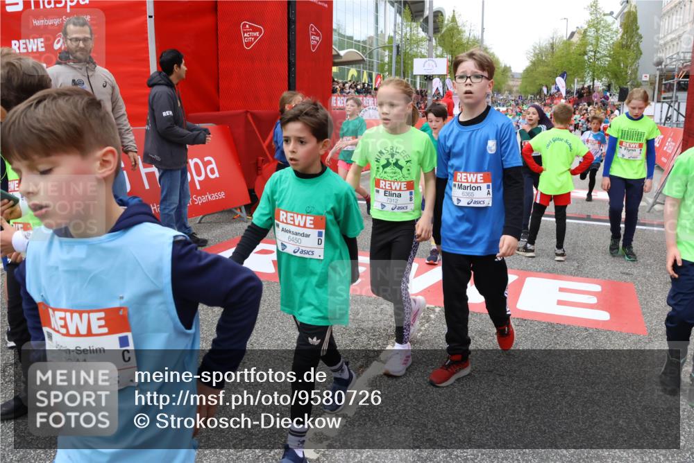 25.04.2026 - Das Zehntel Strokosch-Dieckow http://msf.ph/oto/9580726 25.04.2026 10:54:19 Ziel 5259, 5278, 5279, 5317, 5365, 5710, 6008, 6053, 6365, 6450, 6750, 6941, 6955, 7109, 7166, 7223, 7312, 7641, 7703, 7881, 7889, 7916, 7917, 8048, 8049, 5259, 5278, 5279, 5317, 5365, 5710, 6008, 6053, 6365, 6450, 6750, 6941, 6955, 7109, 7166, 7223, 7312, 7641, 7703, 7881, 7889, 7916, 7917, 8048, 8049 meine-sportfotos.de