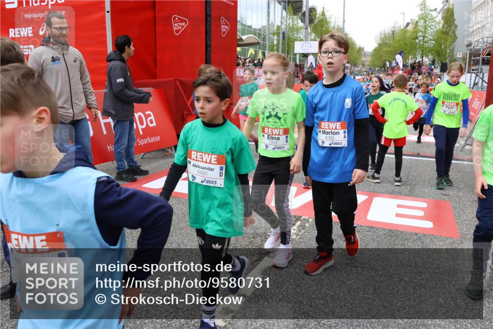 25.04.2026 - Das Zehntel Strokosch-Dieckow http://msf.ph/oto/9580731 25.04.2026 10:54:19 Ziel 5259, 5278, 5279, 5317, 5365, 5710, 6008, 6053, 6365, 6450, 6750, 6941, 6955, 7109, 7166, 7223, 7312, 7641, 7703, 7881, 7889, 7916, 7917, 8048, 8049, 5259, 5278, 5279, 5317, 5365, 5710, 6008, 6053, 6365, 6450, 6750, 6941, 6955, 7109, 7166, 7223, 7312, 7641, 7703, 7881, 7889, 7916, 7917, 8048, 8049 meine-sportfotos.de