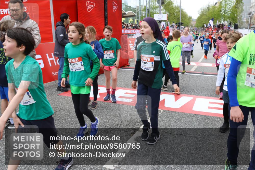 25.04.2026 - Das Zehntel Strokosch-Dieckow http://msf.ph/oto/9580765 25.04.2026 10:54:22 Ziel 5278, 5279, 5317, 5570, 5701, 5710, 6229, 6311, 6365, 6744, 6750, 7109, 7166, 7245, 7247, 7312, 7540, 7544, 7652, 7678, 7703, 7829, 7881, 7889, 7916, 7917, 8048, 8049, 5278, 5279, 5317, 5570, 5701, 5710, 6229, 6311, 6365, 6744, 6750, 7109, 7166, 7245, 7247, 7312, 7540, 7544, 7652, 7678, 7703, 7829, 7881, 7889, 7916, 7917, 8048, 8049 meine-sportfotos.de