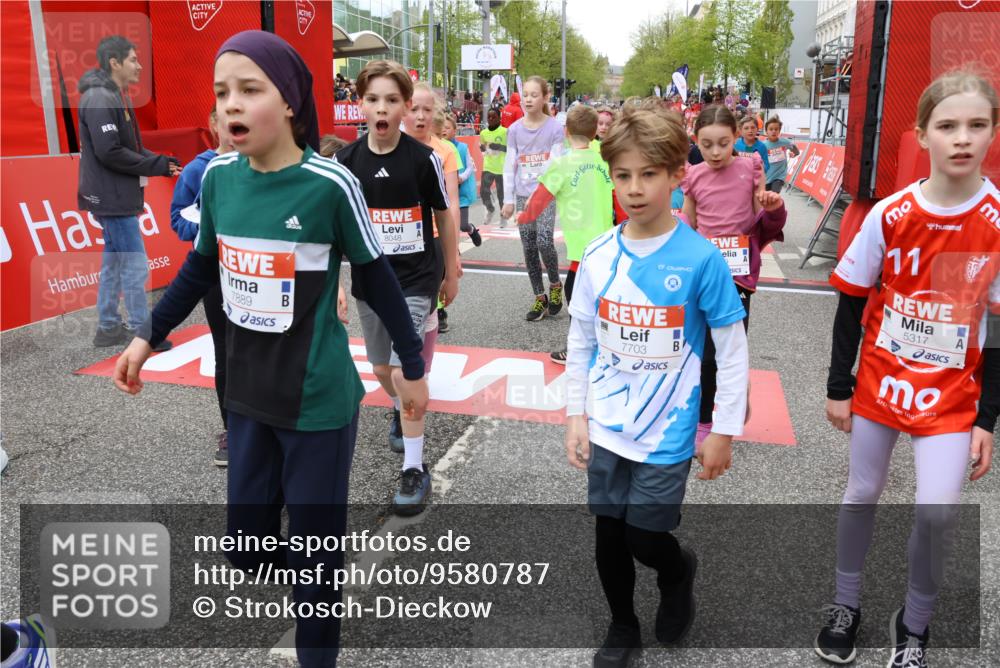 25.04.2026 - Das Zehntel Strokosch-Dieckow http://msf.ph/oto/9580787 25.04.2026 10:54:23 Ziel 5278, 5317, 5318, 5324, 5570, 5701, 5710, 6229, 6237, 6311, 6744, 6750, 7093, 7109, 7166, 7185, 7245, 7247, 7312, 7540, 7544, 7652, 7678, 7703, 7829, 7881, 7889, 7916, 7917, 8048, 8049, 5278, 5317, 5318, 5324, 5570, 5701, 5710, 6229, 6237, 6311, 6744, 6750, 7093, 7109, 7166, 7185, 7245, 7247, 7312, 7540, 7544, 7652, 7678, 7703, 7829, 7881, 7889, 7916, 7917, 8048, 8049 meine-sportfotos.de