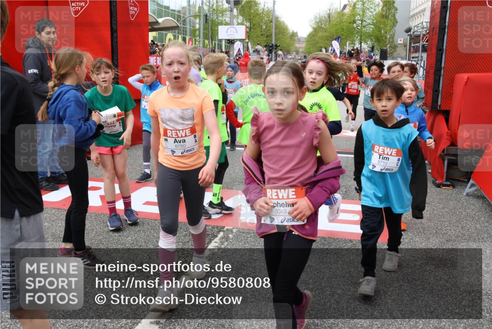 25.04.2026 - Das Zehntel Strokosch-Dieckow http://msf.ph/oto/9580808 25.04.2026 10:54:24 Ziel 5278, 5317, 5318, 5324, 5570, 5701, 5710, 6229, 6237, 6311, 6744, 6750, 7093, 7166, 7185, 7245, 7247, 7540, 7544, 7652, 7678, 7703, 7829, 7885, 7889, 7899, 7916, 7917, 8048, 8049, 5278, 5317, 5318, 5324, 5570, 5701, 5710, 6229, 6237, 6311, 6744, 6750, 7093, 7166, 7185, 7245, 7247, 7540, 7544, 7652, 7678, 7703, 7829, 7885, 7889, 7899, 7916, 7917, 8048, 8049 meine-sportfotos.de