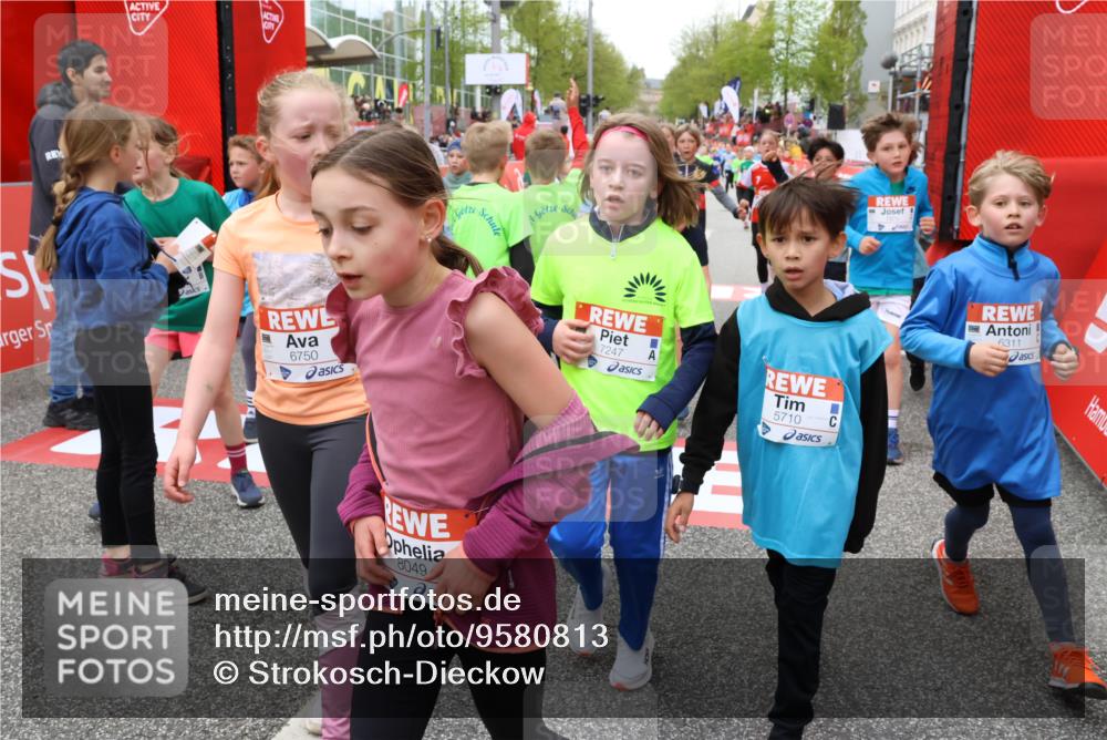 25.04.2026 - Das Zehntel Strokosch-Dieckow http://msf.ph/oto/9580813 25.04.2026 10:54:24 Ziel 5278, 5317, 5318, 5324, 5570, 5701, 5710, 6229, 6237, 6311, 6744, 6750, 7093, 7166, 7185, 7245, 7247, 7540, 7544, 7652, 7678, 7703, 7829, 7885, 7889, 7899, 7916, 7917, 8048, 8049, 5278, 5317, 5318, 5324, 5570, 5701, 5710, 6229, 6237, 6311, 6744, 6750, 7093, 7166, 7185, 7245, 7247, 7540, 7544, 7652, 7678, 7703, 7829, 7885, 7889, 7899, 7916, 7917, 8048, 8049 meine-sportfotos.de