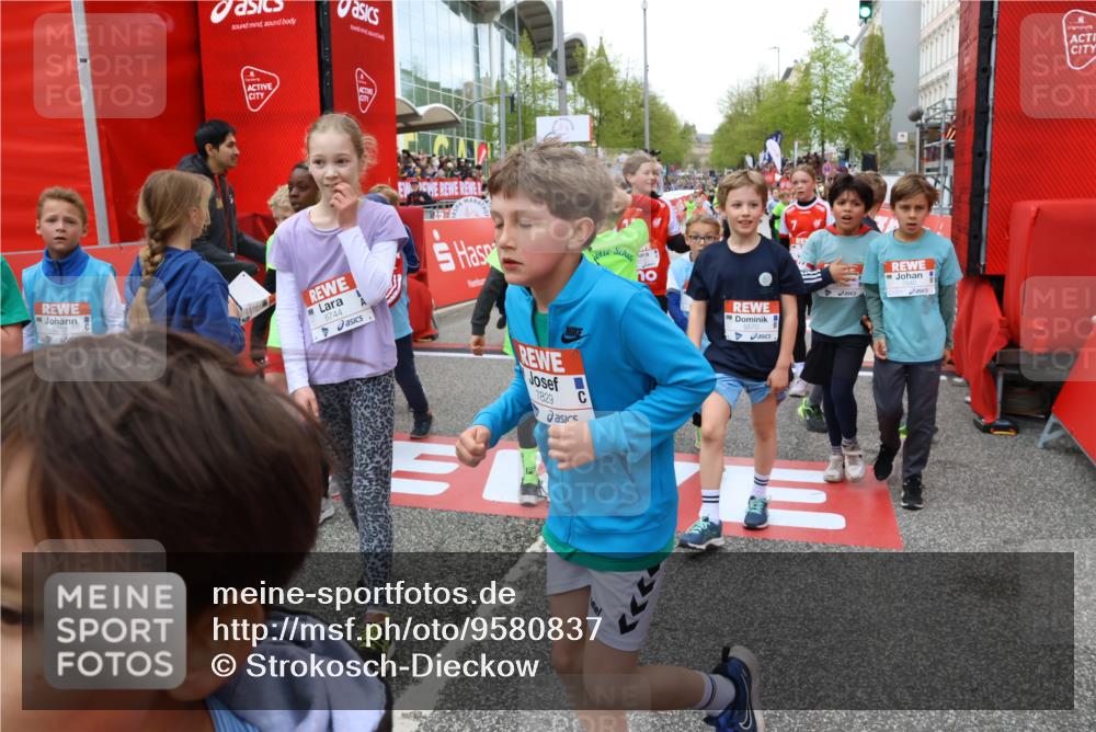 25.04.2026 - Das Zehntel Strokosch-Dieckow http://msf.ph/oto/9580837 25.04.2026 10:54:26 Ziel 5278, 5317, 5318, 5324, 5529, 5570, 5701, 5710, 6028, 6229, 6237, 6311, 6363, 6744, 6750, 7093, 7185, 7245, 7247, 7540, 7544, 7652, 7678, 7703, 7829, 7885, 7899, 8049, 5278, 5317, 5318, 5324, 5529, 5570, 5701, 5710, 6028, 6229, 6237, 6311, 6363, 6744, 6750, 7093, 7185, 7245, 7247, 7540, 7544, 7652, 7678, 7703, 7829, 7885, 7899, 8049 meine-sportfotos.de