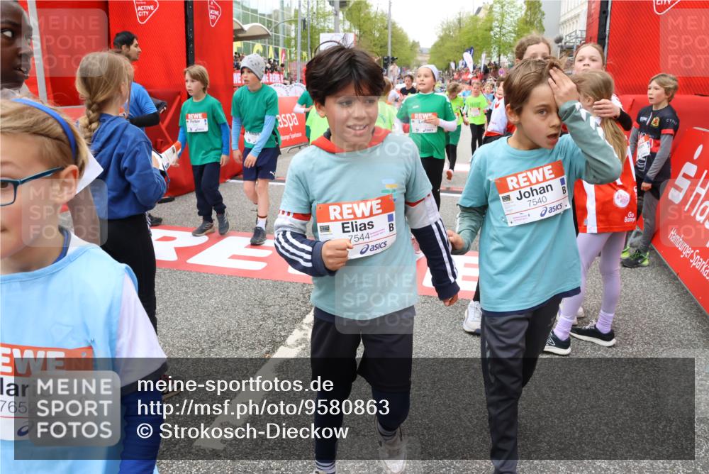 25.04.2026 - Das Zehntel Strokosch-Dieckow http://msf.ph/oto/9580863 25.04.2026 10:54:29 Ziel 5269, 5318, 5324, 5529, 5570, 5701, 6028, 6166, 6229, 6237, 6244, 6311, 6363, 6763, 6928, 7093, 7106, 7181, 7185, 7245, 7247, 7540, 7544, 7652, 7678, 7829, 7839, 7885, 7896, 7899, 5269, 5318, 5324, 5529, 5570, 5701, 6028, 6166, 6229, 6237, 6244, 6311, 6363, 6763, 6928, 7093, 7106, 7181, 7185, 7245, 7247, 7540, 7544, 7652, 7678, 7829, 7839, 7885, 7896, 7899 meine-sportfotos.de
