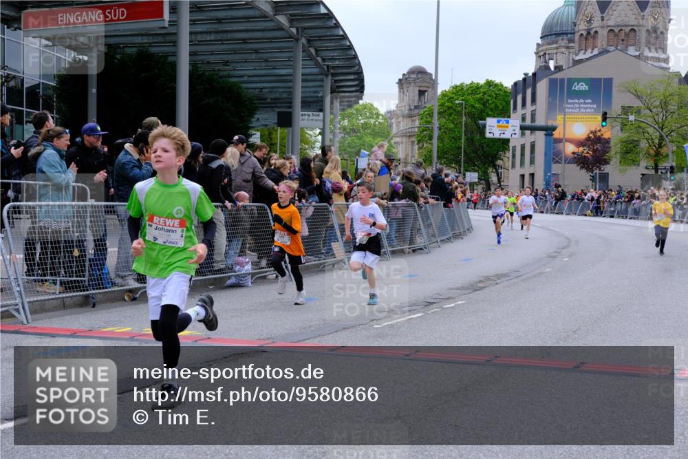 25.04.2026 - Das Zehntel Tim E. http://msf.ph/oto/9580866 25.04.2026 12:48:51 Ziel 10091, 10573, 10877, 11341, 11488, 11497, 11772, 12046, 12196, 12414, 13011, 13014 meine-sportfotos.de