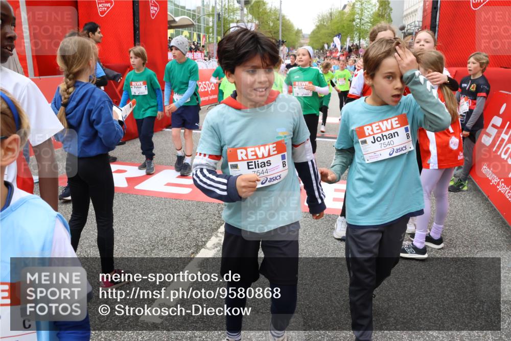 25.04.2026 - Das Zehntel Strokosch-Dieckow http://msf.ph/oto/9580868 25.04.2026 10:54:29 Ziel 5269, 5318, 5324, 5529, 5570, 5701, 6028, 6166, 6229, 6237, 6244, 6311, 6363, 6763, 6928, 7093, 7106, 7181, 7185, 7245, 7247, 7540, 7544, 7652, 7678, 7829, 7839, 7885, 7896, 7899, 5269, 5318, 5324, 5529, 5570, 5701, 6028, 6166, 6229, 6237, 6244, 6311, 6363, 6763, 6928, 7093, 7106, 7181, 7185, 7245, 7247, 7540, 7544, 7652, 7678, 7829, 7839, 7885, 7896, 7899 meine-sportfotos.de