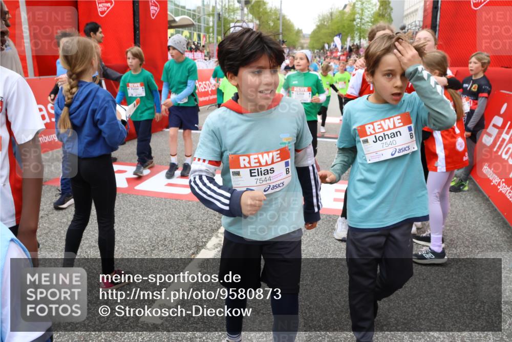 25.04.2026 - Das Zehntel Strokosch-Dieckow http://msf.ph/oto/9580873 25.04.2026 10:54:29 Ziel 5269, 5318, 5324, 5529, 5570, 5701, 6028, 6166, 6229, 6237, 6244, 6311, 6363, 6763, 6928, 7093, 7106, 7181, 7185, 7245, 7247, 7540, 7544, 7652, 7678, 7829, 7839, 7885, 7896, 7899, 5269, 5318, 5324, 5529, 5570, 5701, 6028, 6166, 6229, 6237, 6244, 6311, 6363, 6763, 6928, 7093, 7106, 7181, 7185, 7245, 7247, 7540, 7544, 7652, 7678, 7829, 7839, 7885, 7896, 7899 meine-sportfotos.de