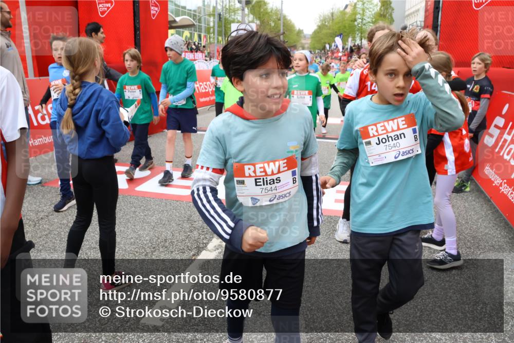 25.04.2026 - Das Zehntel Strokosch-Dieckow http://msf.ph/oto/9580877 25.04.2026 10:54:29 Ziel 5269, 5318, 5324, 5529, 5570, 5701, 6028, 6166, 6229, 6237, 6244, 6311, 6363, 6763, 6928, 7093, 7106, 7181, 7185, 7245, 7247, 7540, 7544, 7652, 7678, 7829, 7839, 7885, 7896, 7899, 5269, 5318, 5324, 5529, 5570, 5701, 6028, 6166, 6229, 6237, 6244, 6311, 6363, 6763, 6928, 7093, 7106, 7181, 7185, 7245, 7247, 7540, 7544, 7652, 7678, 7829, 7839, 7885, 7896, 7899 meine-sportfotos.de