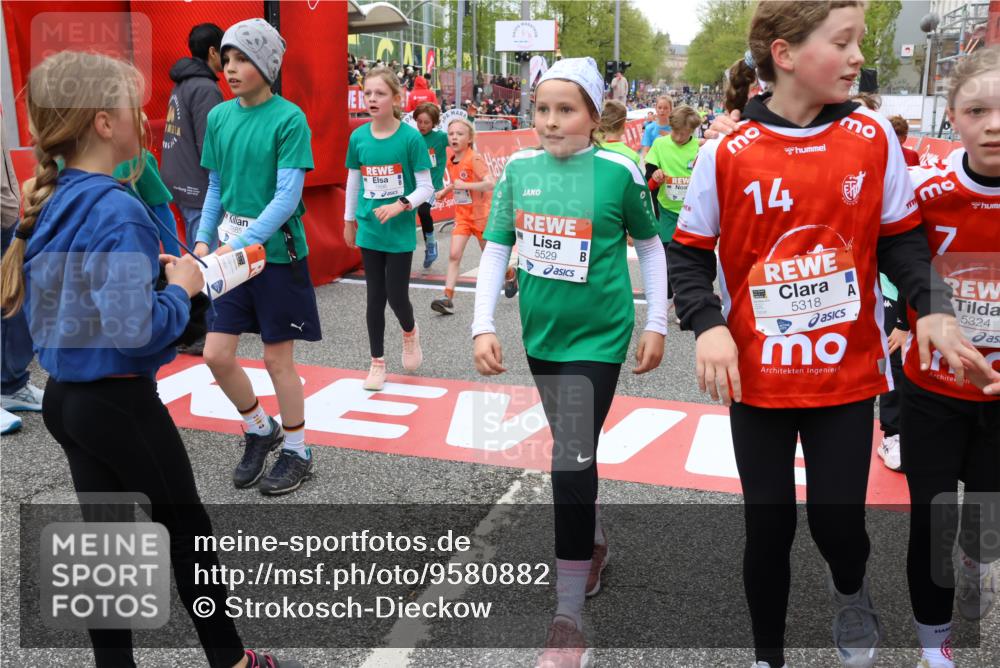 25.04.2026 - Das Zehntel Strokosch-Dieckow http://msf.ph/oto/9580882 25.04.2026 10:54:30 Ziel 5165, 5269, 5318, 5324, 5529, 6028, 6166, 6229, 6237, 6244, 6363, 6763, 6928, 7093, 7106, 7181, 7185, 7245, 7540, 7544, 7652, 7839, 7885, 7896, 7899, 8059, 5165, 5269, 5318, 5324, 5529, 6028, 6166, 6229, 6237, 6244, 6363, 6763, 6928, 7093, 7106, 7181, 7185, 7245, 7540, 7544, 7652, 7839, 7885, 7896, 7899, 8059 meine-sportfotos.de