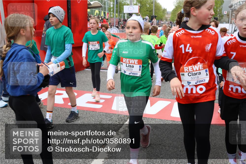 25.04.2026 - Das Zehntel Strokosch-Dieckow http://msf.ph/oto/9580891 25.04.2026 10:54:30 Ziel 5165, 5269, 5318, 5324, 5529, 6028, 6166, 6229, 6237, 6244, 6363, 6763, 6928, 7093, 7106, 7181, 7185, 7245, 7540, 7544, 7652, 7839, 7885, 7896, 7899, 8059, 5165, 5269, 5318, 5324, 5529, 6028, 6166, 6229, 6237, 6244, 6363, 6763, 6928, 7093, 7106, 7181, 7185, 7245, 7540, 7544, 7652, 7839, 7885, 7896, 7899, 8059 meine-sportfotos.de