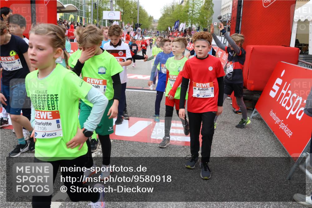25.04.2026 - Das Zehntel Strokosch-Dieckow http://msf.ph/oto/9580918 25.04.2026 10:54:35 Ziel 5030, 5165, 5173, 5269, 6051, 6166, 6212, 6231, 6244, 6763, 6926, 6928, 7106, 7153, 7181, 7243, 7387, 7690, 7839, 7896, 8059, 5030, 5165, 5173, 5269, 6051, 6166, 6212, 6231, 6244, 6763, 6926, 6928, 7106, 7153, 7181, 7243, 7387, 7690, 7839, 7896, 8059 meine-sportfotos.de