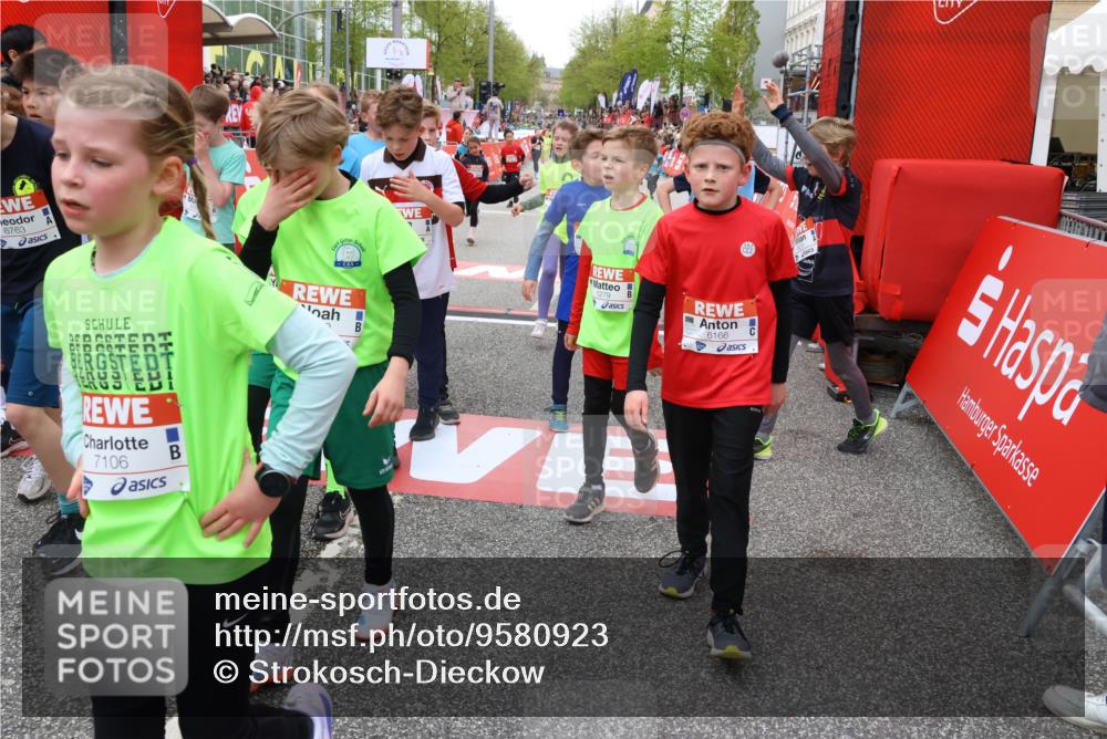 25.04.2026 - Das Zehntel Strokosch-Dieckow http://msf.ph/oto/9580923 25.04.2026 10:54:35 Ziel 5030, 5165, 5173, 5269, 6051, 6166, 6212, 6231, 6244, 6763, 6926, 6928, 7106, 7153, 7181, 7243, 7387, 7690, 7839, 7896, 8059, 5030, 5165, 5173, 5269, 6051, 6166, 6212, 6231, 6244, 6763, 6926, 6928, 7106, 7153, 7181, 7243, 7387, 7690, 7839, 7896, 8059 meine-sportfotos.de