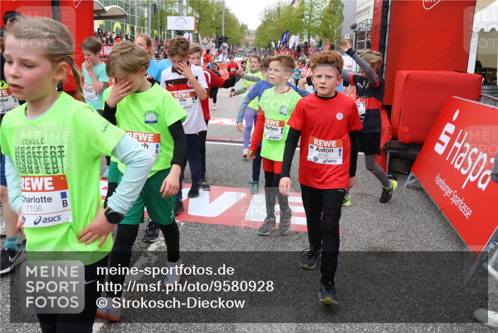 25.04.2026 - Das Zehntel Strokosch-Dieckow http://msf.ph/oto/9580928 25.04.2026 10:54:35 Ziel 5030, 5165, 5173, 5269, 6051, 6166, 6212, 6231, 6244, 6763, 6926, 6928, 7106, 7153, 7181, 7243, 7387, 7690, 7839, 7896, 8059, 5030, 5165, 5173, 5269, 6051, 6166, 6212, 6231, 6244, 6763, 6926, 6928, 7106, 7153, 7181, 7243, 7387, 7690, 7839, 7896, 8059 meine-sportfotos.de