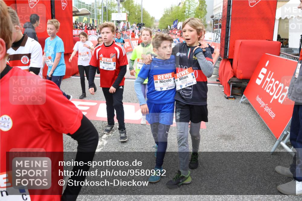 25.04.2026 - Das Zehntel Strokosch-Dieckow http://msf.ph/oto/9580932 25.04.2026 10:54:37 Ziel 5030, 5165, 5173, 5795, 6051, 6106, 6212, 6231, 6763, 6926, 7153, 7243, 7387, 7690, 8059, 5030, 5165, 5173, 5795, 6051, 6106, 6212, 6231, 6763, 6926, 7153, 7243, 7387, 7690, 8059 meine-sportfotos.de