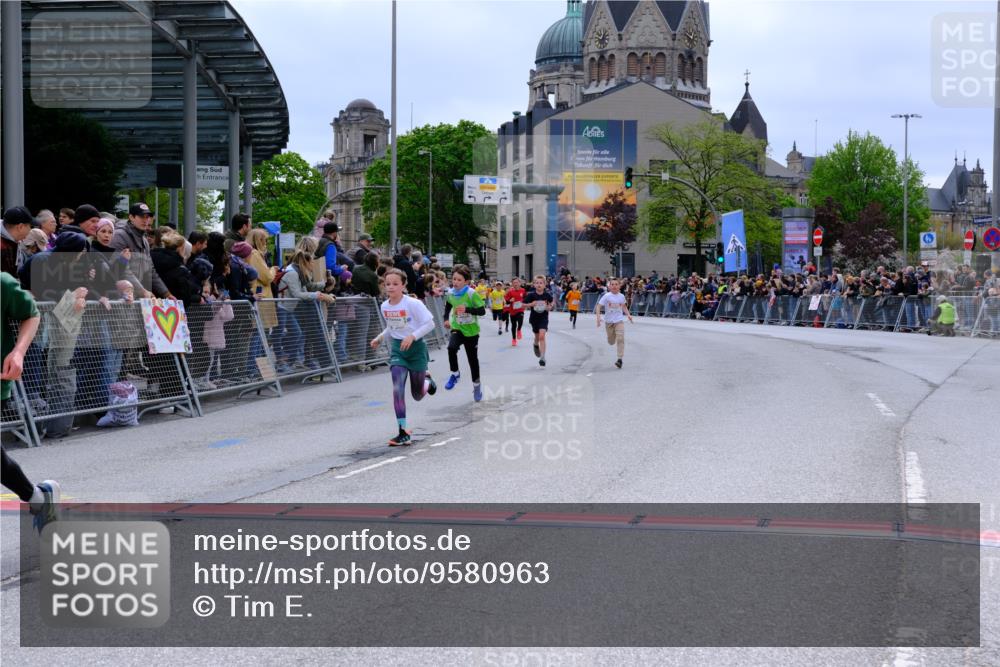 25.04.2026 - Das Zehntel Tim E. http://msf.ph/oto/9580963 25.04.2026 12:49:10 Ziel 10264, 10534, 10602, 10812, 10992, 10995, 11020, 11082, 11919, 12201 meine-sportfotos.de