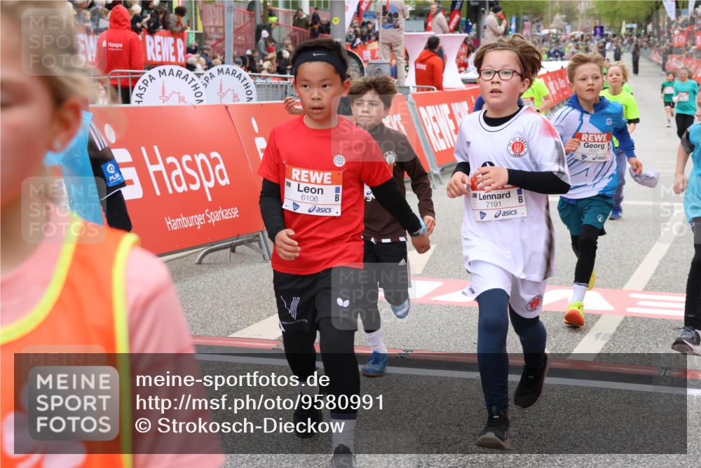 25.04.2026 - Das Zehntel Strokosch-Dieckow http://msf.ph/oto/9580991 25.04.2026 10:54:40 Ziel 5030, 5173, 5424, 5558, 5564, 5683, 5795, 6060, 6106, 6213, 6231, 6926, 7191, 7194, 7233, 7243, 7387, 7697, 5030, 5173, 5424, 5558, 5564, 5683, 5795, 6060, 6106, 6213, 6231, 6926, 7191, 7194, 7233, 7243, 7387, 7697 meine-sportfotos.de