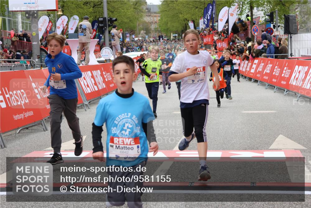 25.04.2026 - Das Zehntel Strokosch-Dieckow http://msf.ph/oto/9581155 25.04.2026 10:56:58 Ziel 5080, 5156, 5495, 5692, 5711, 6164, 6189, 6475, 6705, 6735, 6842, 6918, 7053, 7074, 7203, 7226, 7310, 7389, 7821, 7842, 7878, 5080, 5156, 5495, 5692, 5711, 6164, 6189, 6475, 6705, 6735, 6842, 6918, 7053, 7074, 7203, 7226, 7310, 7389, 7821, 7842, 7878 meine-sportfotos.de