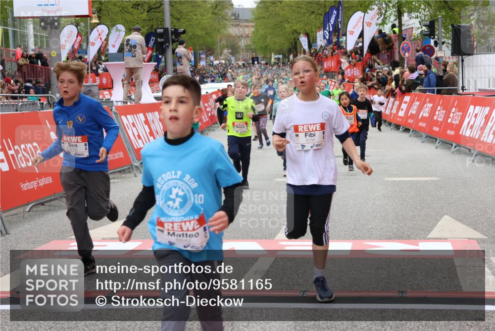25.04.2026 - Das Zehntel Strokosch-Dieckow http://msf.ph/oto/9581165 25.04.2026 10:56:58 Ziel 5080, 5156, 5495, 5692, 5711, 6164, 6189, 6475, 6705, 6735, 6842, 6918, 7053, 7074, 7203, 7226, 7310, 7389, 7821, 7842, 7878, 5080, 5156, 5495, 5692, 5711, 6164, 6189, 6475, 6705, 6735, 6842, 6918, 7053, 7074, 7203, 7226, 7310, 7389, 7821, 7842, 7878 meine-sportfotos.de