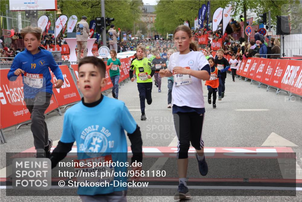 25.04.2026 - Das Zehntel Strokosch-Dieckow http://msf.ph/oto/9581180 25.04.2026 10:56:58 Ziel 5080, 5156, 5495, 5692, 5711, 6164, 6189, 6475, 6705, 6735, 6842, 6918, 7053, 7074, 7203, 7226, 7310, 7389, 7821, 7842, 7878, 5080, 5156, 5495, 5692, 5711, 6164, 6189, 6475, 6705, 6735, 6842, 6918, 7053, 7074, 7203, 7226, 7310, 7389, 7821, 7842, 7878 meine-sportfotos.de