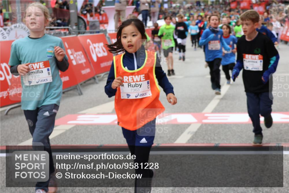 25.04.2026 - Das Zehntel Strokosch-Dieckow http://msf.ph/oto/9581228 25.04.2026 10:57:02 Ziel 5156, 5161, 5480, 6307, 6475, 6735, 6761, 6842, 7047, 7053, 7074, 7203, 7226, 7309, 7363, 7389, 7508, 7821, 7842, 7878, 8012, 5156, 5161, 5480, 6307, 6475, 6735, 6761, 6842, 7047, 7053, 7074, 7203, 7226, 7309, 7363, 7389, 7508, 7821, 7842, 7878, 8012 meine-sportfotos.de