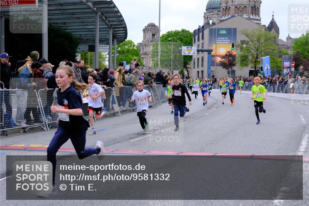 25.04.2026 - Das Zehntel Tim E. http://msf.ph/oto/9581332 25.04.2026 12:50:19 Ziel 10016, 10200, 10417, 10508, 10515, 10799, 10840, 11008, 11015, 11471, 11599, 11625, 11741, 11911, 11945, 11953, 12011, 12152, 12716 meine-sportfotos.de