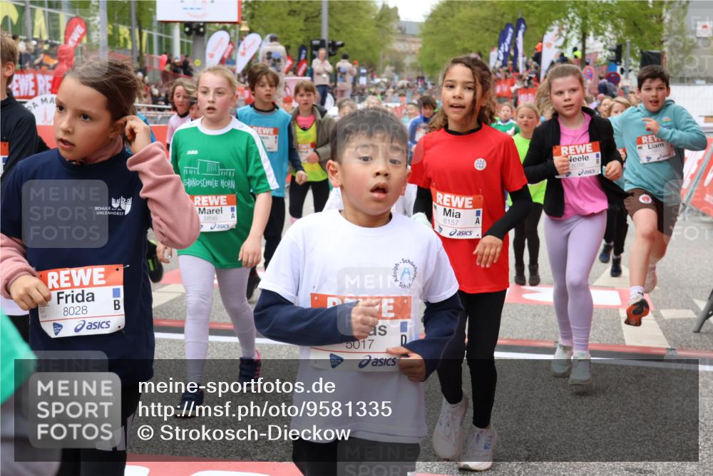 25.04.2026 - Das Zehntel Strokosch-Dieckow http://msf.ph/oto/9581335 25.04.2026 10:57:09 Ziel 5003, 5017, 5167, 5239, 5268, 5412, 5434, 5449, 5585, 5601, 5783, 5784, 5870, 5896, 6085, 6157, 6293, 6300, 6301, 6307, 6495, 6515, 6702, 6980, 7047, 7309, 7326, 7605, 7632, 7818, 7943, 8028, 8034, 8038, 5003, 5017, 5167, 5239, 5268, 5412, 5434, 5449, 5585, 5601, 5783, 5784, 5870, 5896, 6085, 6157, 6293, 6300, 6301, 6307, 6495, 6515, 6702, 6980, 7047, 7309, 7326, 7605, 7632, 7818, 7943, 8028, 8034, 8038 meine-sportfotos.de
