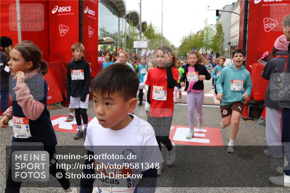 25.04.2026 - Das Zehntel Strokosch-Dieckow http://msf.ph/oto/9581348 25.04.2026 10:57:10 Ziel 5003, 5017, 5167, 5239, 5268, 5412, 5434, 5449, 5585, 5601, 5783, 5784, 5870, 5896, 6085, 6157, 6293, 6300, 6301, 6307, 6495, 6515, 6702, 6980, 7309, 7326, 7390, 7605, 7632, 7818, 7943, 8028, 8034, 8038, 5003, 5017, 5167, 5239, 5268, 5412, 5434, 5449, 5585, 5601, 5783, 5784, 5870, 5896, 6085, 6157, 6293, 6300, 6301, 6307, 6495, 6515, 6702, 6980, 7309, 7326, 7390, 7605, 7632, 7818, 7943, 8028, 8034, 8038 meine-sportfotos.de