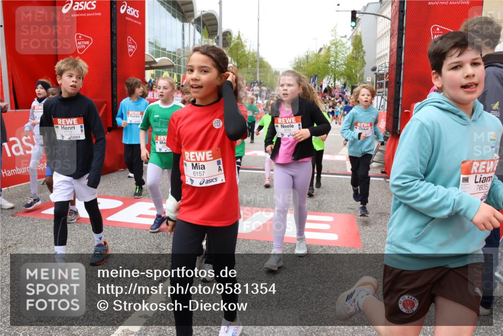 25.04.2026 - Das Zehntel Strokosch-Dieckow http://msf.ph/oto/9581354 25.04.2026 10:57:11 Ziel 5003, 5017, 5167, 5239, 5268, 5412, 5426, 5434, 5449, 5585, 5601, 5783, 5784, 5870, 5896, 5904, 6085, 6157, 6293, 6300, 6301, 6495, 6506, 6515, 6702, 6980, 7326, 7390, 7498, 7552, 7555, 7605, 7632, 7818, 7943, 8028, 8034, 8038, 5003, 5017, 5167, 5239, 5268, 5412, 5426, 5434, 5449, 5585, 5601, 5783, 5784, 5870, 5896, 5904, 6085, 6157, 6293, 6300, 6301, 6495, 6506, 6515, 6702, 6980, 7326, 7390, 7498, 7552, 7555, 7605, 7632, 7818, 7943, 8028, 8034, 8038 meine-sportfotos.de