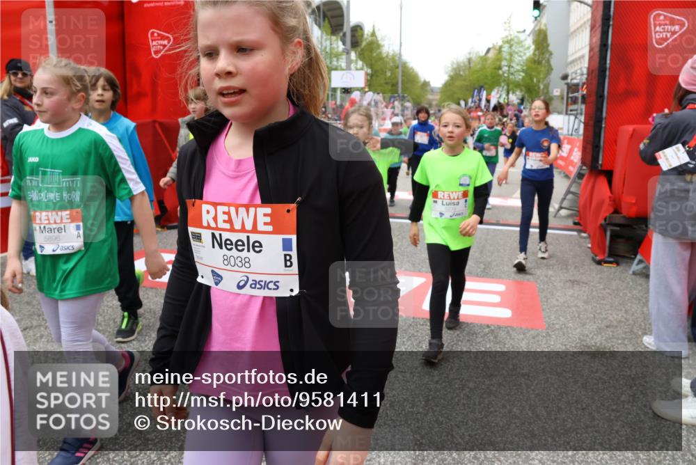 25.04.2026 - Das Zehntel Strokosch-Dieckow http://msf.ph/oto/9581411 25.04.2026 10:57:13 Ziel 5003, 5017, 5167, 5239, 5268, 5426, 5434, 5449, 5585, 5601, 5671, 5783, 5784, 5870, 5896, 5904, 6085, 6157, 6300, 6495, 6506, 6515, 6675, 6702, 6980, 7328, 7390, 7498, 7552, 7555, 7605, 7632, 7818, 7943, 7988, 8034, 8038, 5003, 5017, 5167, 5239, 5268, 5426, 5434, 5449, 5585, 5601, 5671, 5783, 5784, 5870, 5896, 5904, 6085, 6157, 6300, 6495, 6506, 6515, 6675, 6702, 6980, 7328, 7390, 7498, 7552, 7555, 7605, 7632, 7818, 7943, 7988, 8034, 8038 meine-sportfotos.de